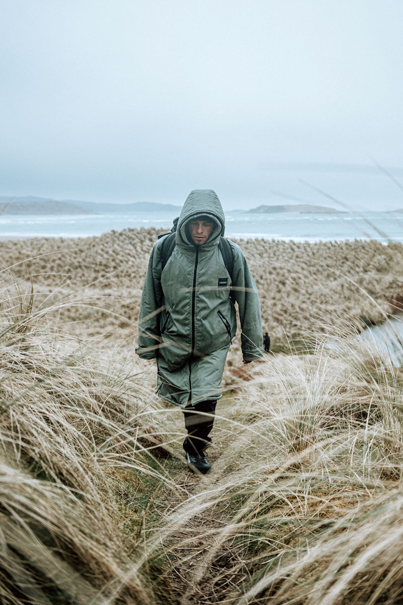 Load image into Gallery viewer, Poncho Explore - Brave Green - 2024
