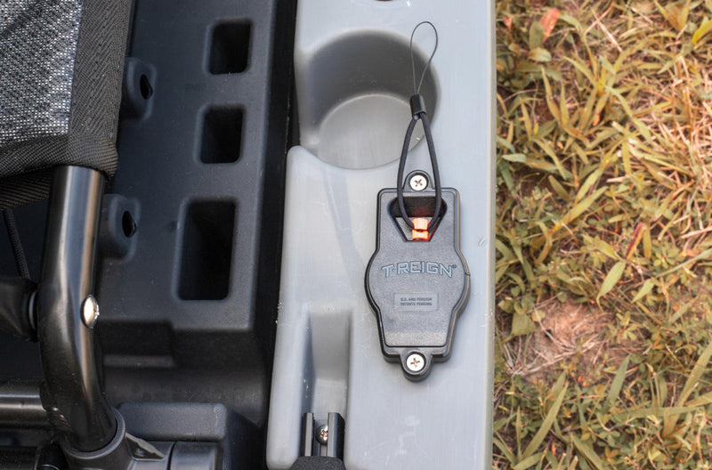 Load image into Gallery viewer, YakAttack - Surface Mount Retractor, Includes #10 SS blunt end thread forming Mounting screws YakAttack
